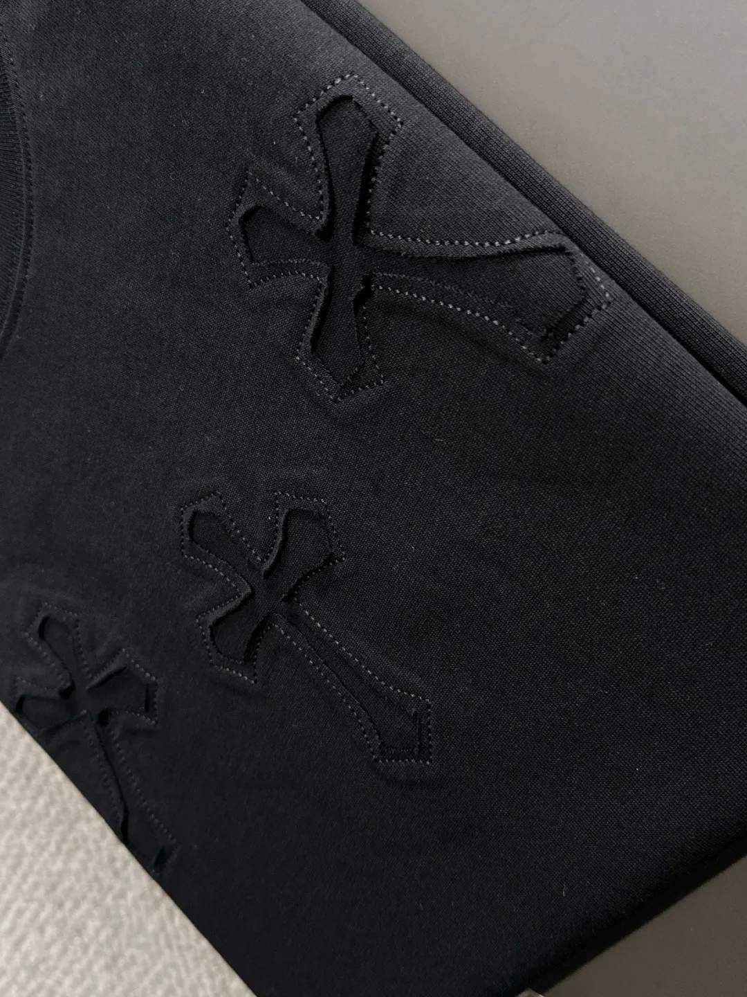 🅿️270 shipped next day Croxin 2025 early spring new style (top quality, differentiated currency) launches 260g high-density short sleeves, early spring catwalk style, personalized and exclusive style, same style for men and women, using imported custom dyed fabrics, chain bottom back collar, fully shoulder-covering, no deformation or shrinkage when exposed to water, SIZE: M to 4XL
